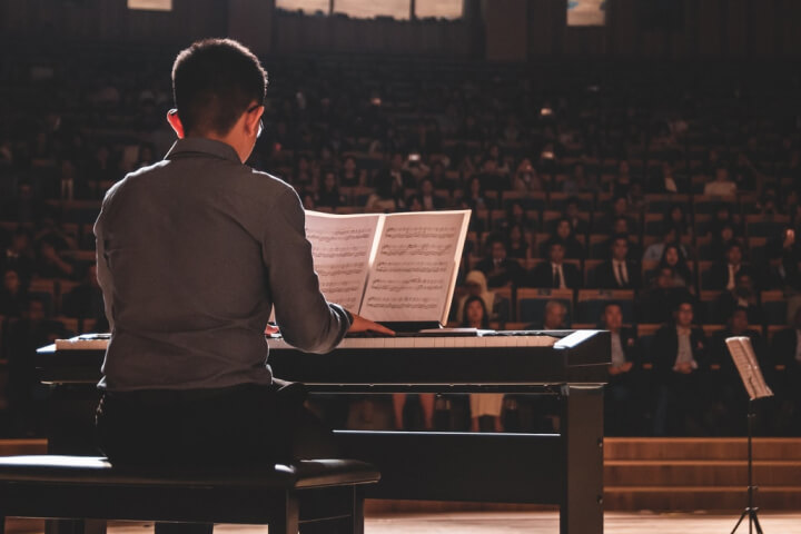 escuela de música en lima presenta concierto de piano